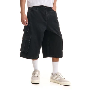 Cropp - Jeansowe szorty skater z efektem stone wash - czarny