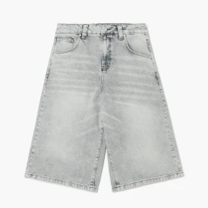 Cropp - Jeansowe szorty z motywem tribal - jasny szary