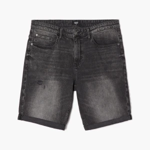 Zdjęcie produktu Cropp - Jeansowe szorty z podwiniętymi nogawkami - czarny