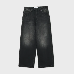 Cropp - Jeansy baggy PETITE z efektem sprania - czarny