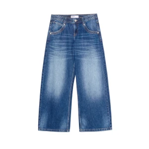 Cropp - Jeansy barrel fit z efektem sprania - niebieski