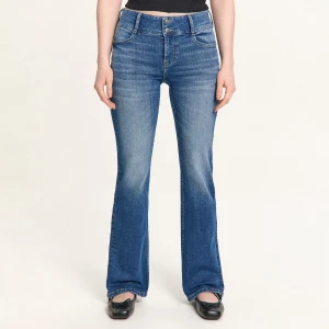 Cropp - Jeansy bootcut z efektem sprania PETITE - niebieski