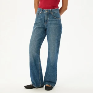 Cropp - Jeansy straight z efektem sprania - niebieski