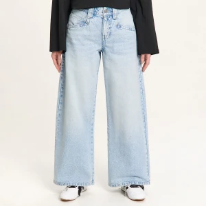 Cropp - Jeansy workwear fit z efektem sprania - niebieski