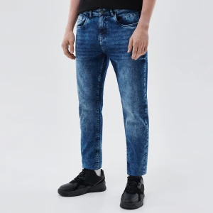 Cropp - Klasyczne jeansy z efektem sprania - niebieski