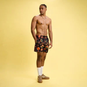 Cropp - Kolorowe szorty kąpielowe Rick i Morty - czarny