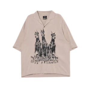 Cropp - Koszula z printem dobermanów - beżowy