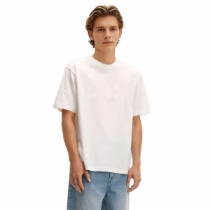 Cropp - Kremowa koszulka comfort z nadrukiem - kremowy