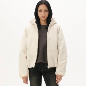 Cropp - Kremowa kurtka puffer z kapturem - kremowy