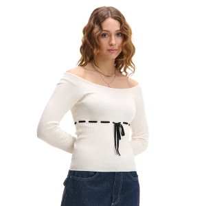 Cropp - Kremowy sweterek z kontrastowym wiązaniem - kremowy