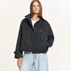 Cropp - Krótki czarny trencz z kołnierzem - czarny