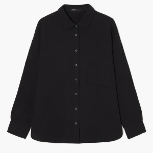 Cropp - Marszczona czarna koszula oversize - czarny