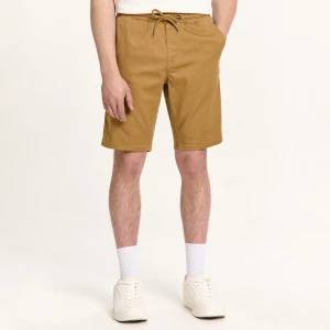 Cropp - Miodowe szorty basic - brązowy