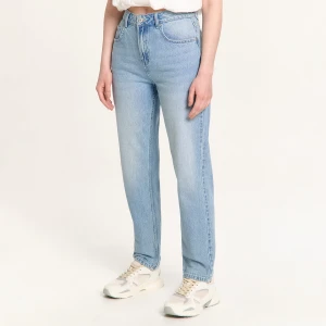 Cropp - Niebieskie jeansy mom z efektem sprania PETITE - niebieski