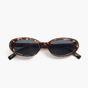 Cropp - Okrągłe okulary przeciwsłoneczne w panterkę - brązowy