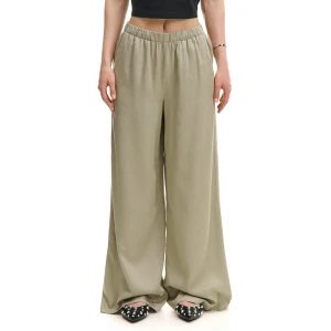 Cropp - Oliwkowe spodnie ze sztucznego jedwabiu - zielony