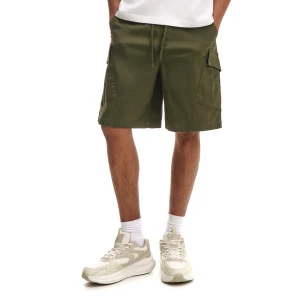 Cropp - Oliwkowe szorty z kieszeniami cargo - zielony