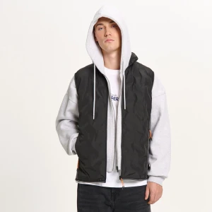 Cropp - Pikowana kamizelka ze stójką - czarny