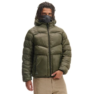 Cropp - Pikowana oliwkowa kurtka puffer z kapturem - zielony