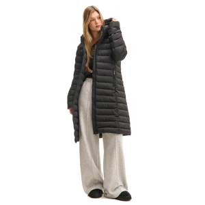 Cropp - Pikowany puchowy płaszcz z kapturem - czarny