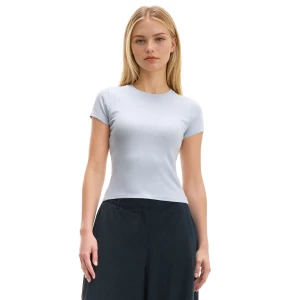 Cropp - Prążkowana niebieska koszulka - błękitny