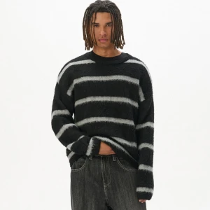 Cropp - Puszysty sweter w paski - czarny