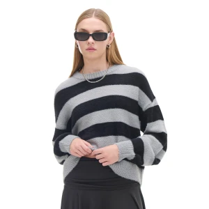 Cropp - Puszyty szary sweter w paski - szary