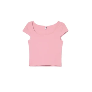 Cropp - Różowy T-shirt z kwadratowym dekoltem - różowy