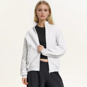 Cropp - Rozpinana bluza ze stójką i nadrukiem - jasny szary