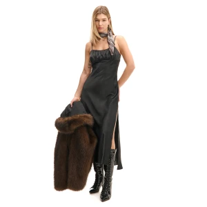 Cropp - Satynowa czarna sukienka - czarny