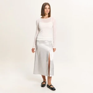 Cropp - Satynowa spódnica z rozcięciem - jasny szary