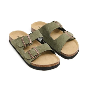 Cropp - Skórzane oliwkowe klapki - zielony