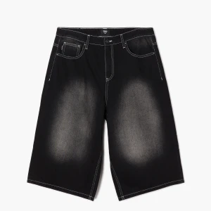 Cropp - Spodenki skater z podwójnymi kieszeniami z tyłu - czarny