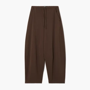 Cropp - Spodnie baggy z ozdobnymi zakładkami - brązowy