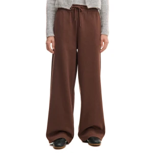 Cropp - Spodnie dresowe PETITE wide leg - kasztanowy