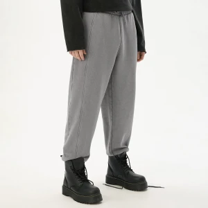 Cropp - Spodnie jogger z efektem sprania - szary