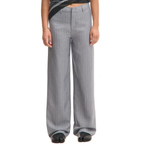 Cropp - Spodnie w paski na haftkę - szary