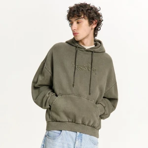 Cropp - Sprana bluza hoodie z hatowanym napisem - beżowy