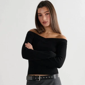 Cropp - Sweter z dekoltem typu hiszpanka - czarny