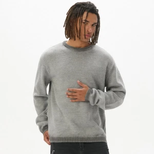 Cropp - Sweter z kontrastowym wykończeniem - jasny szary