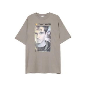 Cropp - Szara koszulka z nadrukiem Cedricka - szary