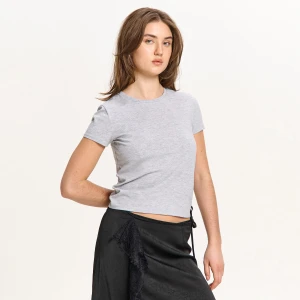 Cropp - Szara melanżowa koszulka long fit - jasny szary