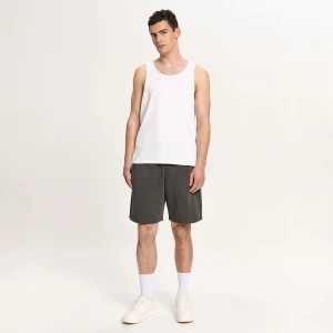 Cropp - Szare dresowe spodenki basic - szary