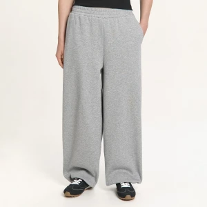 Cropp - Szare dresowe spodnie ze ściągaczami - szary