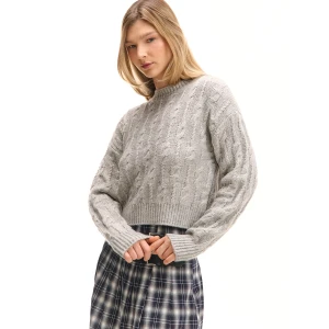 Cropp - Szary sweter z warkoczowym splotem - jasny szary