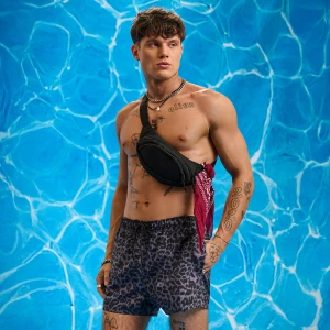 Cropp - Szorty kąpielowe ze zwierzęcym wzorem - czarny