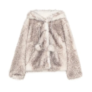 Cropp - Sztuczne futro z kapturem i pomponami - wielobarwny