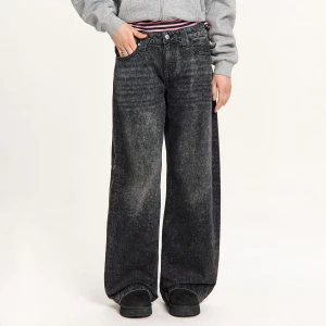 Cropp - Vintage jeansy z efektem sprania - czarny