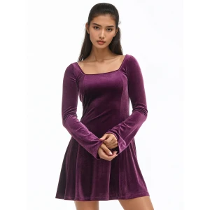 Cropp - Welurowa fioletowa sukienka mini - fioletowy