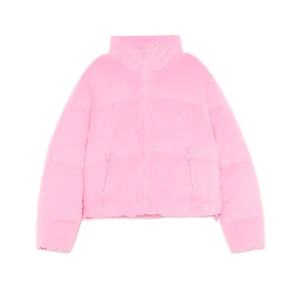 Cropp - Welurowa kurtka puffer z wysokim kołnierzem - różowy